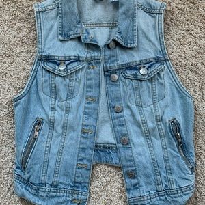 CROPPED DENIM JACKET
